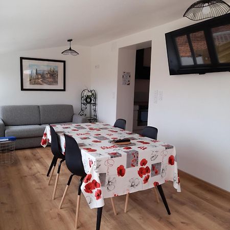 Logement Lumineux Avec Terrasse La Roche-sur-Yon Extérieur photo