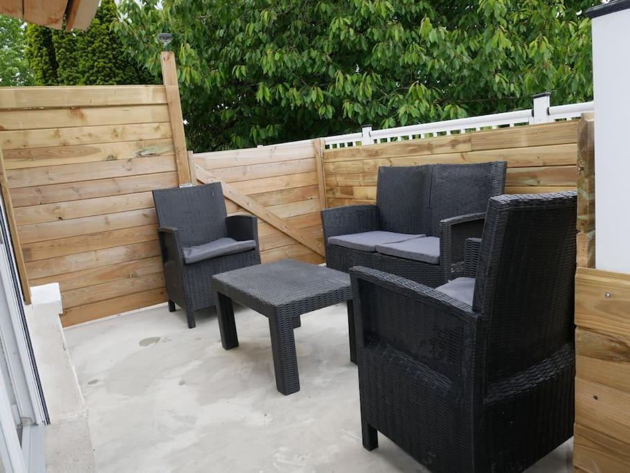 Logement Lumineux Avec Terrasse La Roche-sur-Yon Extérieur photo