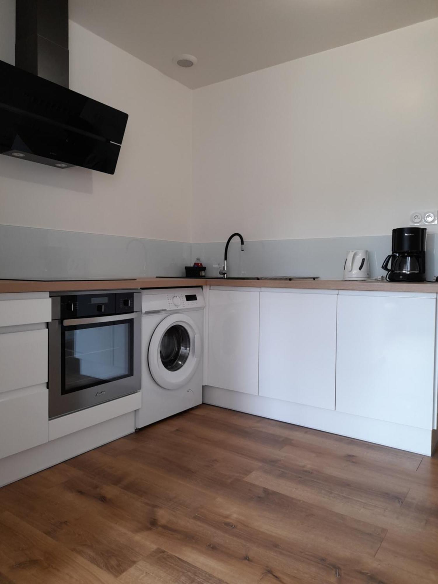 Logement Lumineux Avec Terrasse La Roche-sur-Yon Extérieur photo