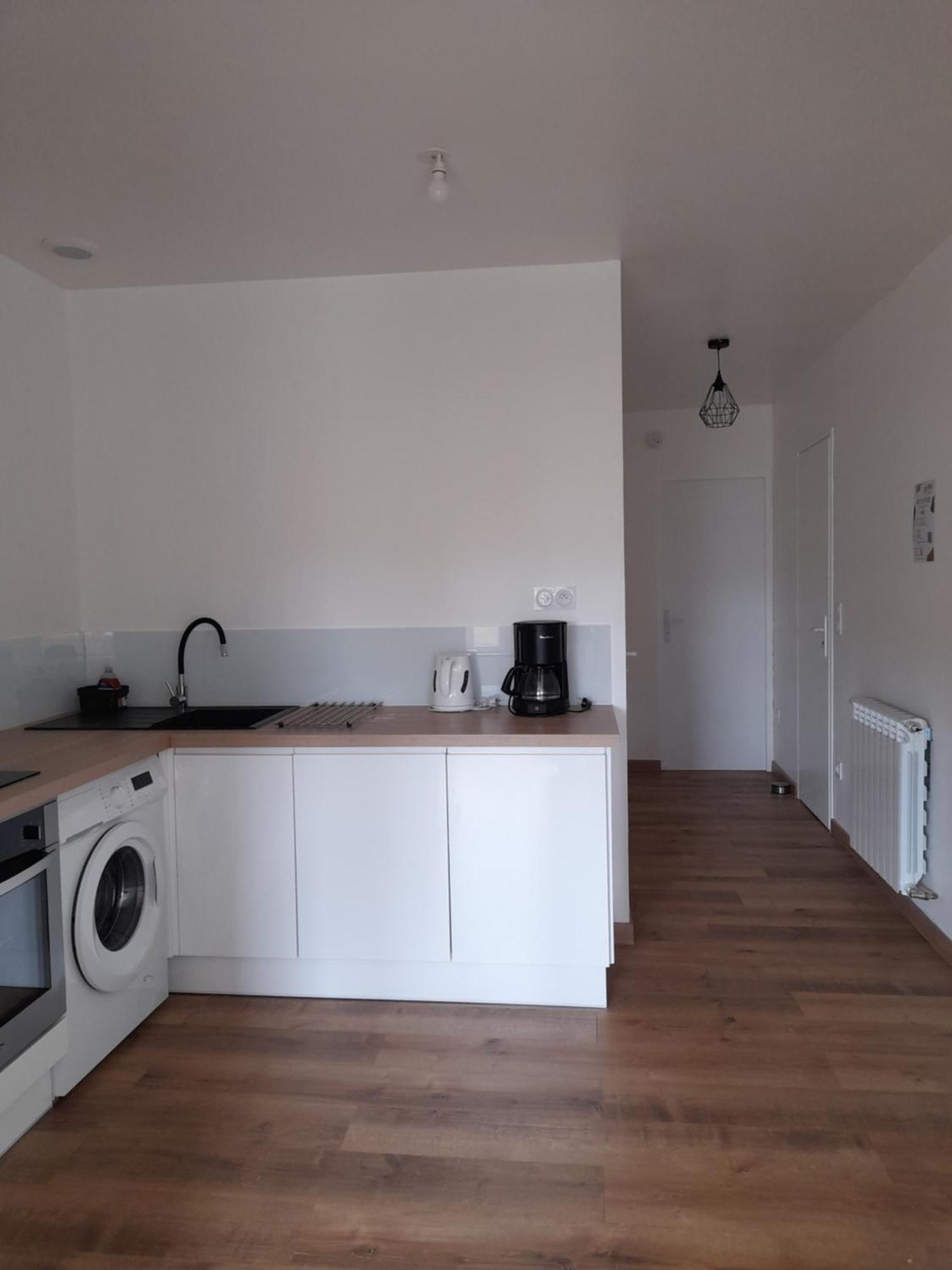 Logement Lumineux Avec Terrasse La Roche-sur-Yon Extérieur photo