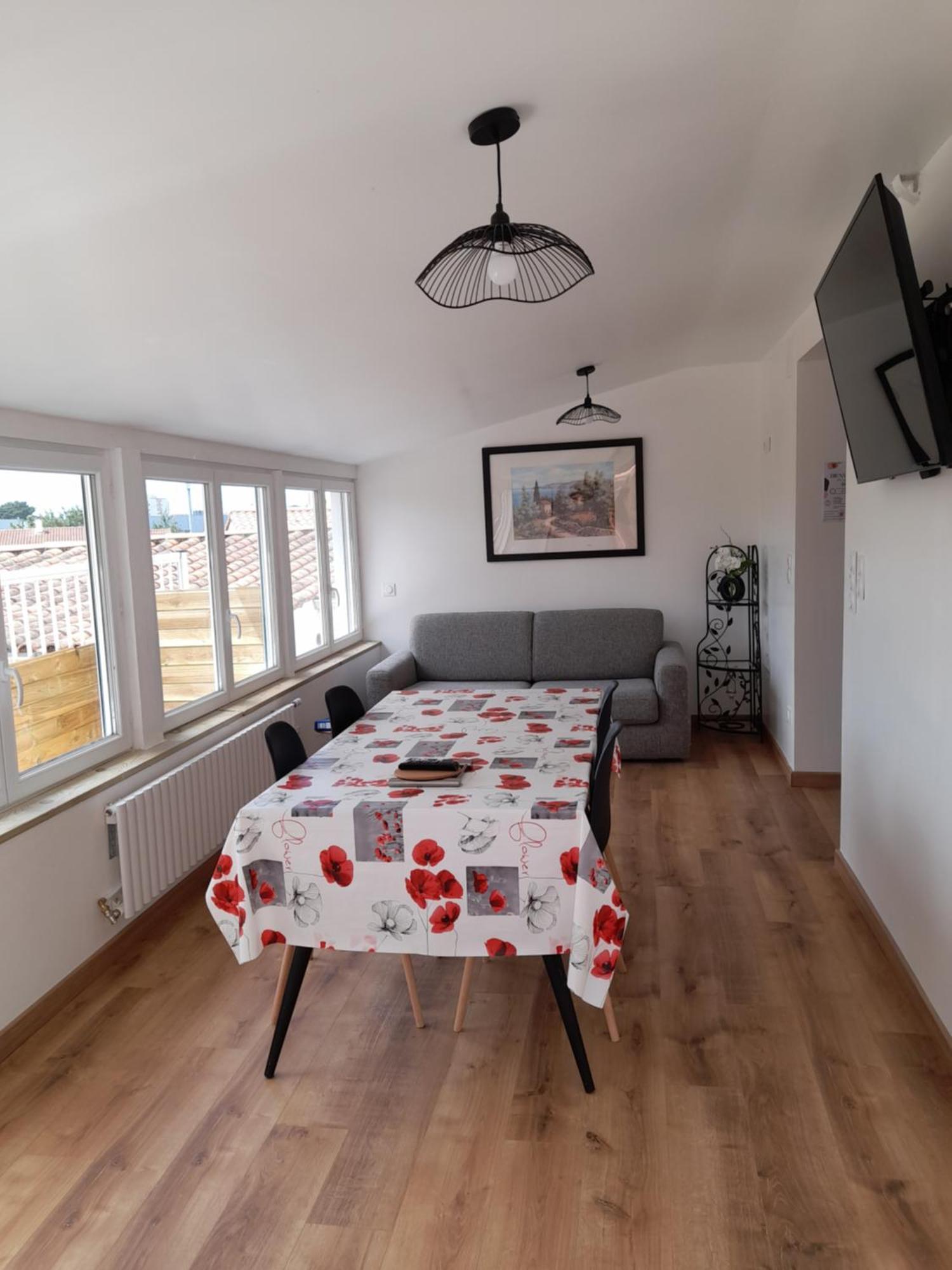 Logement Lumineux Avec Terrasse La Roche-sur-Yon Extérieur photo