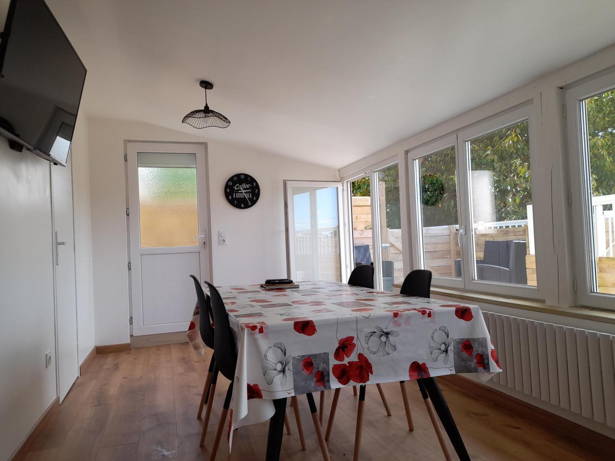 Logement Lumineux Avec Terrasse La Roche-sur-Yon Extérieur photo